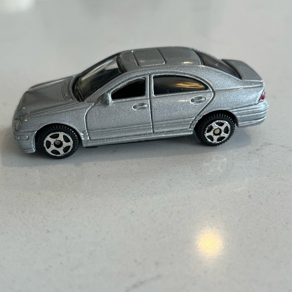4/20$ Diecast Car MotorMax #6066 C-320 MERCEDES-BENZ CLASSE C 1/64 argent - Picture 3 of 5